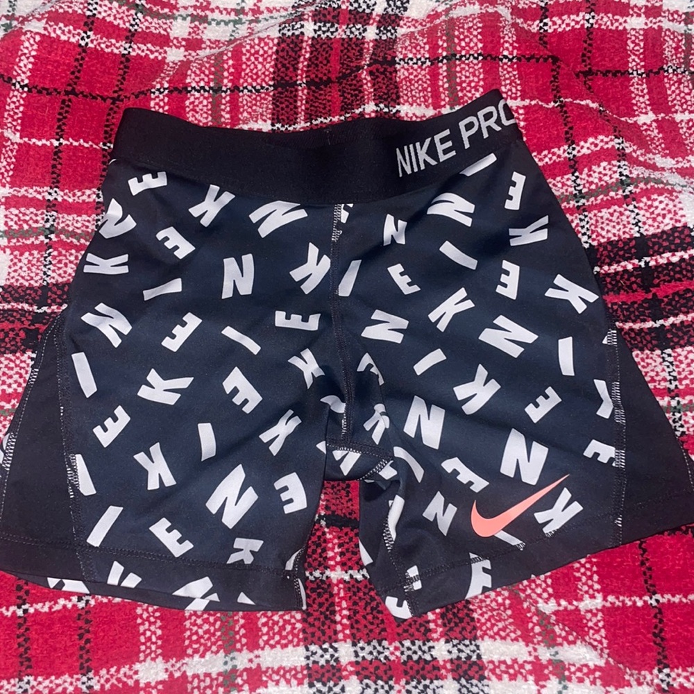 Girls Nike Pros